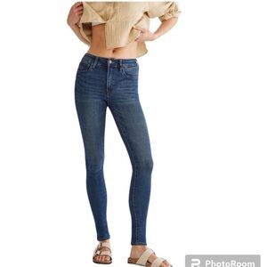 AERO Dark Wash High Rise Skinny Jeans | Size 8